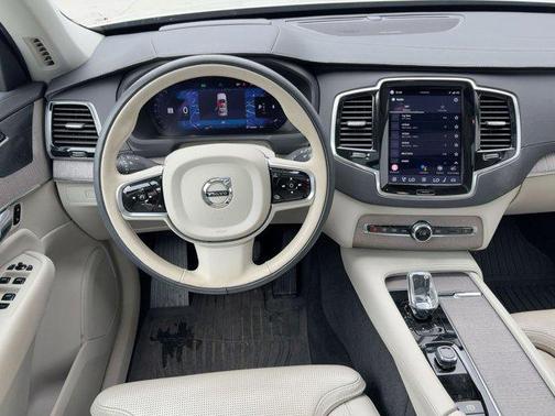 2023 Volvo XC90 B6 Ultimate 6-Seater