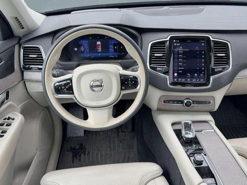 2023 Volvo XC90 B6 Ultimate 6-Seater
