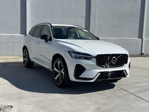 2025 Volvo XC60 Plug-In Hybrid T8 Ultra