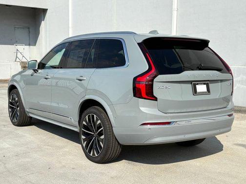 2026 Volvo XC90 B6 Plus 7-Seater