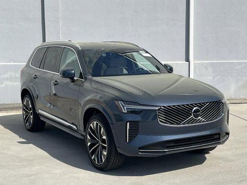 2025 Volvo XC90 B5 Core