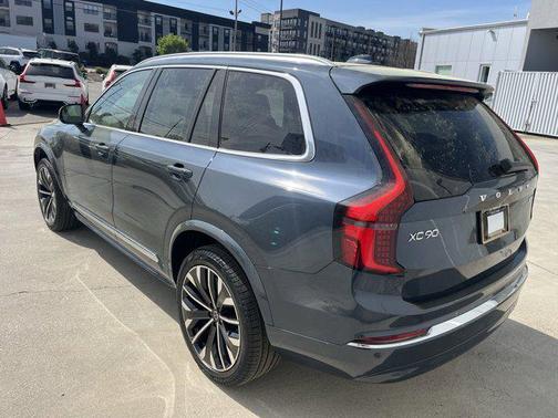2025 Volvo XC90 B5 Core
