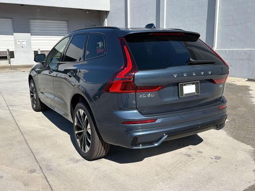 Denim Blue Metallic 2026 Volvo XC60 B5 Ultra