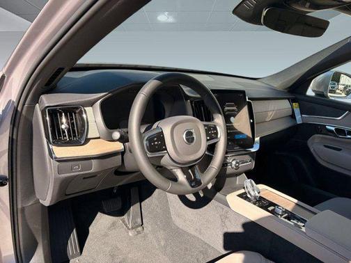 2026 Volvo XC90 B6 Plus 6-Seater