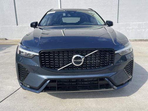2025 Volvo XC60 B5 Core