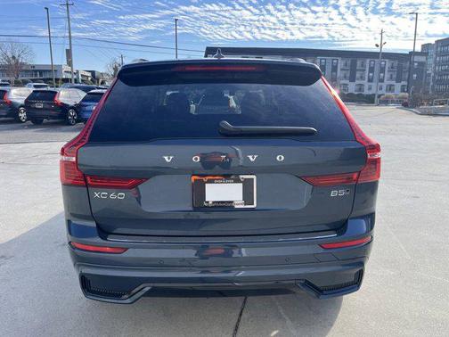 2025 Volvo XC60 B5 Core