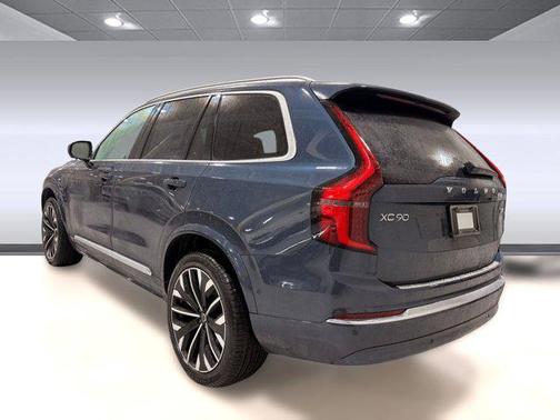 2026 Volvo XC90 Plug-In Hybrid T8 Plus 7-Seater