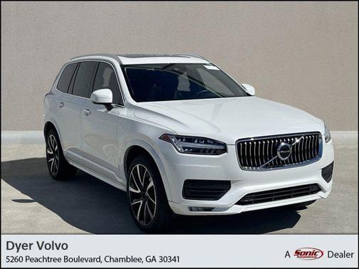 2022 Volvo XC90 T6 Momentum