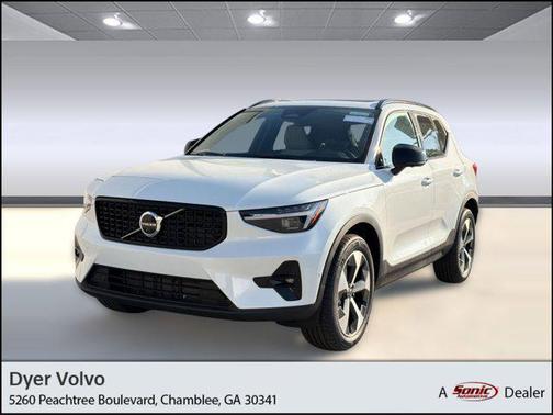 Crystal White 2026 Volvo XC40 Plus, B5 AWD Gas (mild hybrid), Dark