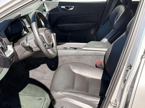 2018 Volvo XC60 T5 Momentum