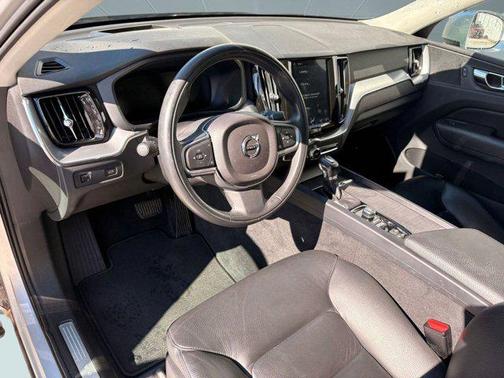 2018 Volvo XC60 T5 Momentum