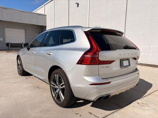 2018 Volvo XC60 T5 Momentum