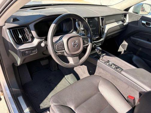 2018 Volvo XC60 T5 Momentum