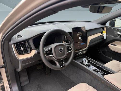 Bright Dusk Metallic 2026 Volvo XC60 B5 Plus