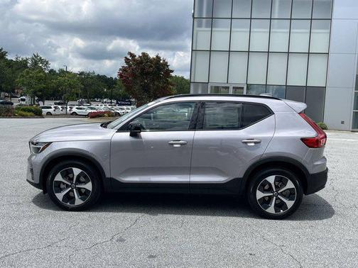 2026 Volvo XC40 B5 Plus