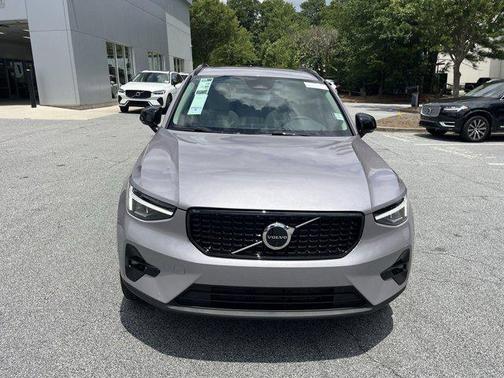2026 Volvo XC40 B5 Plus
