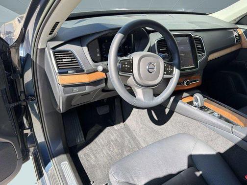 2023 Volvo XC90 B6 Plus 7-Seater