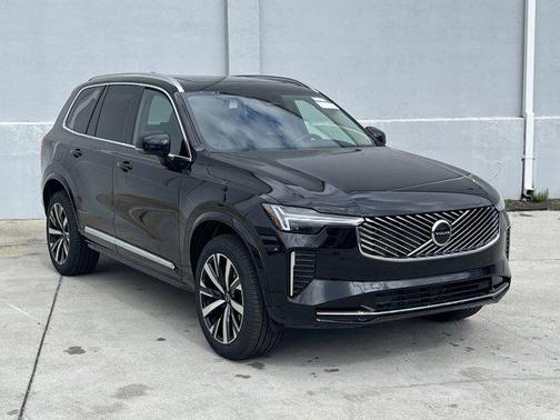 2025 Volvo XC90 B6 Core