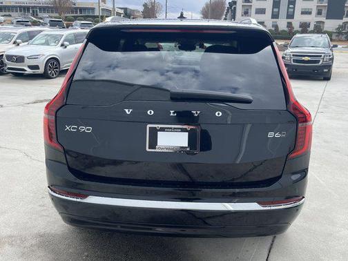 2025 Volvo XC90 B6 Core