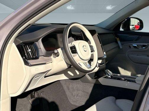 2026 Volvo XC90 B6 Ultra Dark Theme 6-Seater