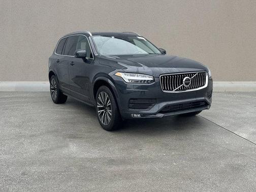 2022 Volvo XC90 T5 Momentum