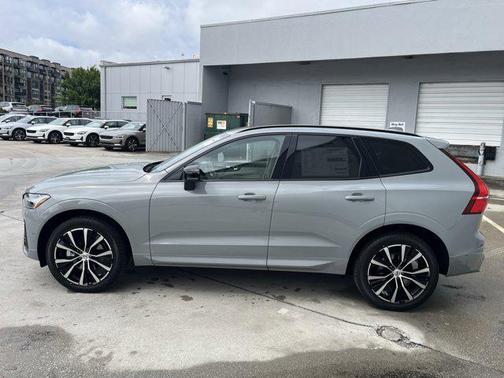 2025 Volvo XC60 B5 Plus