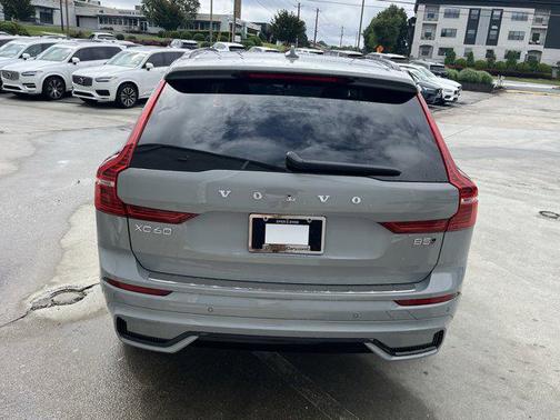 2025 Volvo XC60 B5 Plus