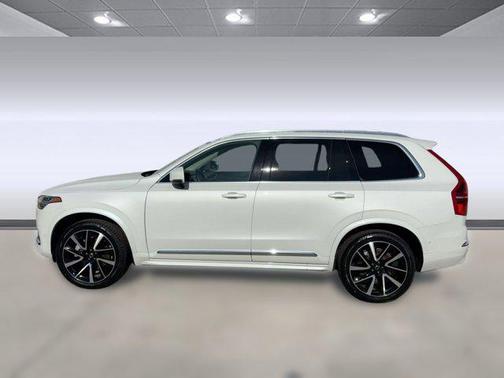 2024 Volvo XC90 B5 Plus Bright Theme