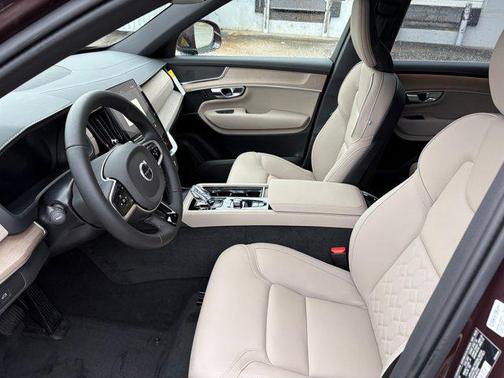 2026 Volvo XC90 B5 Plus 7-Seater