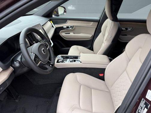2026 Volvo XC90 B5 Plus 7-Seater