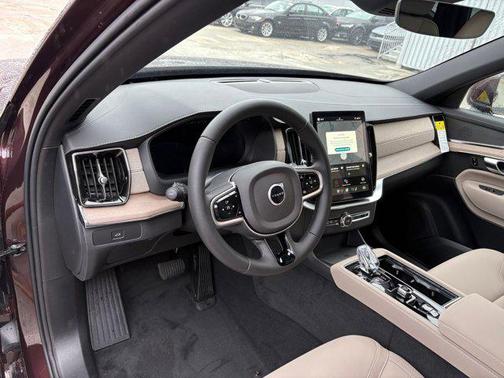 2026 Volvo XC90 B5 Plus 7-Seater