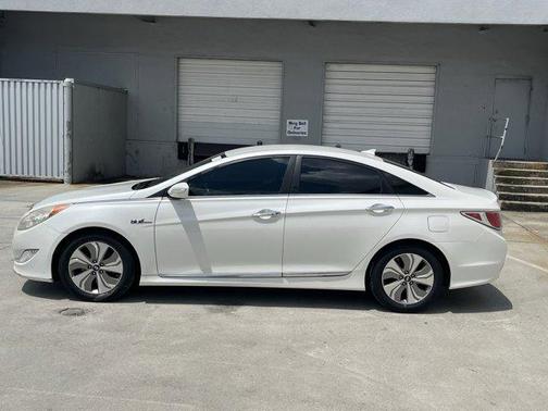 2013 Hyundai SONATA Hybrid Limited