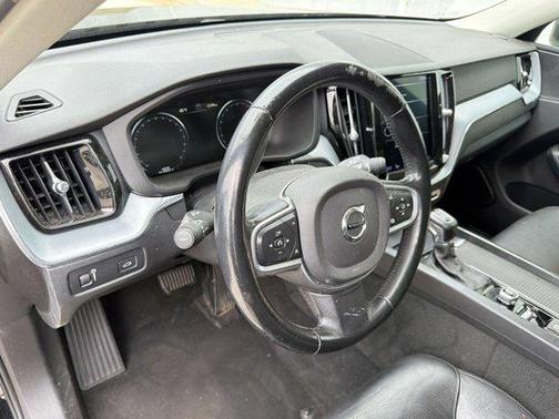 2020 Volvo XC60 T5 Momentum