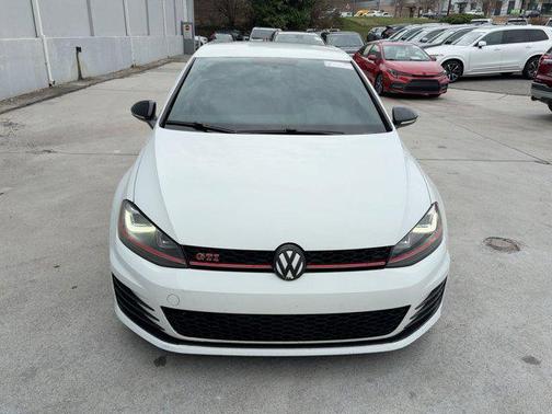 2017 Volkswagen Golf GTI 2.0T SE 4-Door