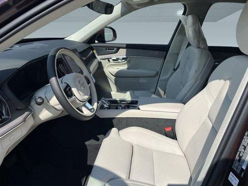 2026 Volvo XC90 B5 Ultra 6-Seater