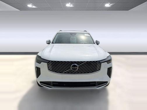 Crystal White Pearl 2026 Volvo XC90 Ultra, B6 AWD Gas (mild hybrid), Gasoline, Bright, 7 Seats