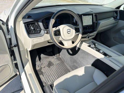 2024 Volvo XC60 Recharge Plug-In Hybrid T8 Core Dark Theme