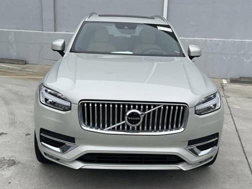 2022 Volvo XC90 T6 Inscription