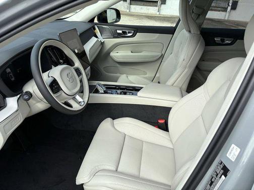 2026 Volvo XC60 Plug-In Hybrid T8 Ultra