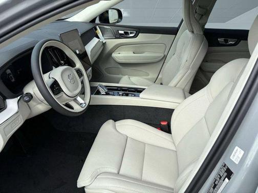 2026 Volvo XC60 Plug-In Hybrid T8 Ultra