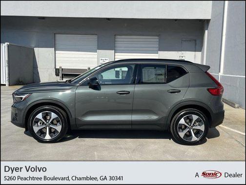 2026 Volvo XC40 B5 Plus