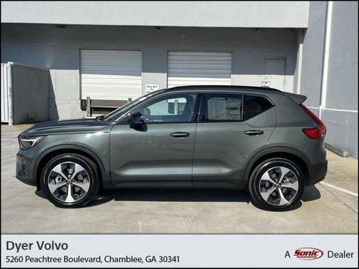 2026 Volvo XC40 B5 Plus