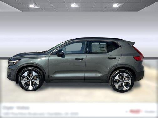 2026 Volvo XC40 B5 Plus
