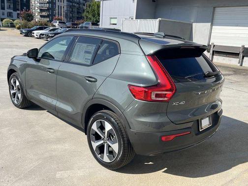2026 Volvo XC40 B5 Plus