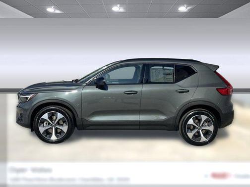 2026 Volvo XC40 Plus, B5 AWD Gas (mild hybrid), Dark