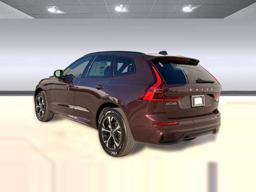 Mulberry Metallic 2026 Volvo XC60 B5 Core