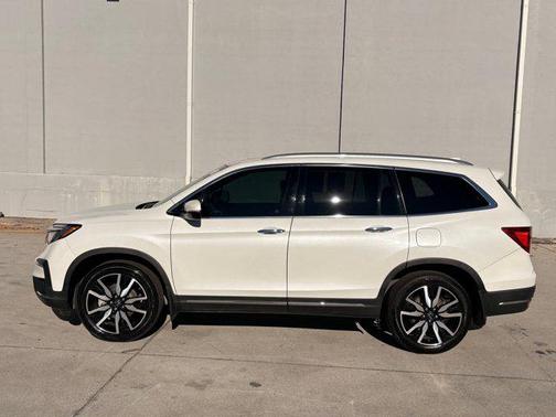 2022 Honda Pilot Touring 8-Passenger