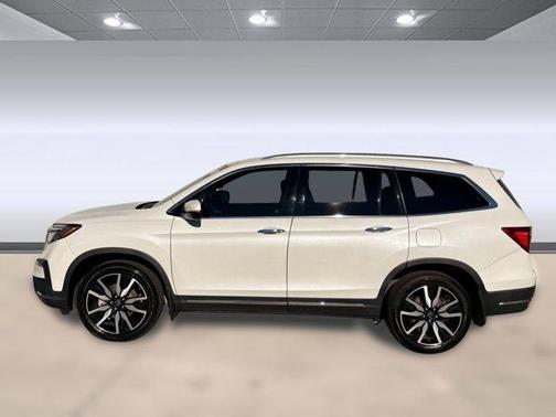 2022 Honda Pilot Touring 8-Passenger
