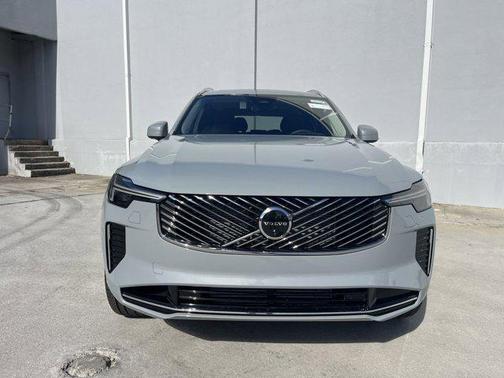 2025 Volvo XC90 Plug-In Hybrid T8 Ultra 7-Seater