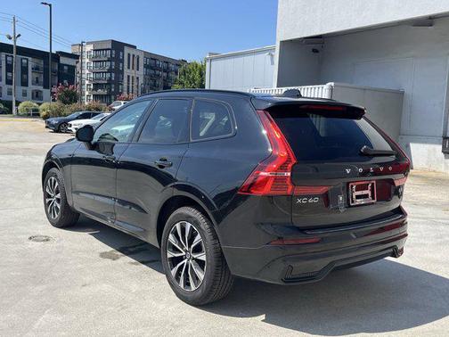 2025 Volvo XC60 B5 Core